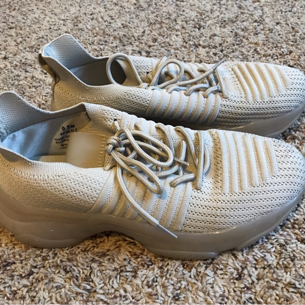 Cushionaire Sneakers